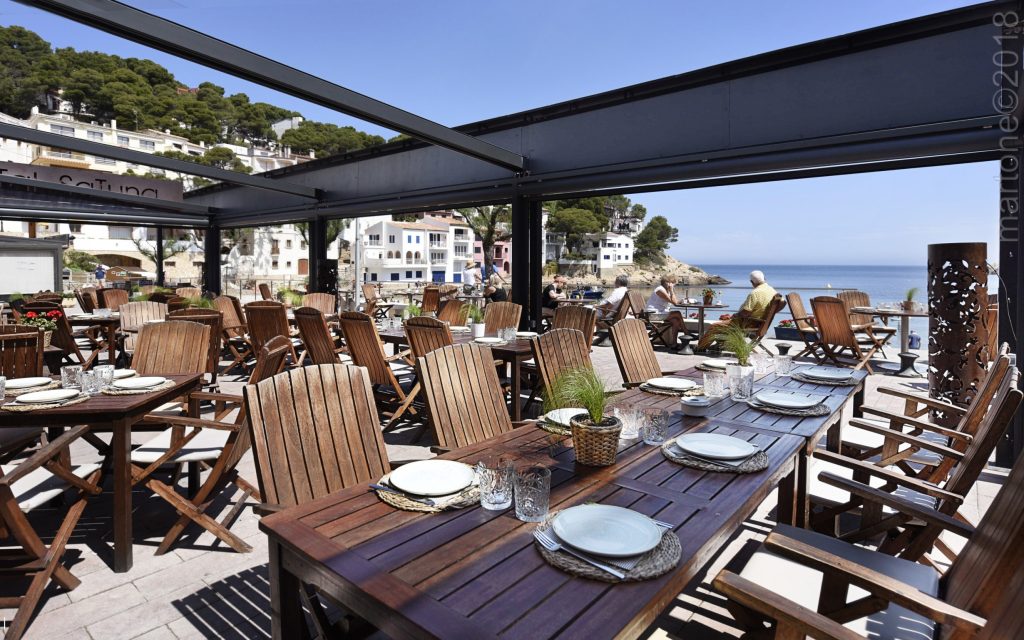 Restaurante con vistas al mar